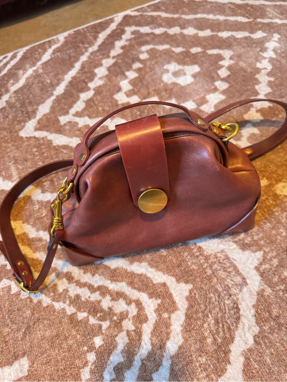 Old trend modern vintage burgundy leather dr bag brass crossbody embossed strap